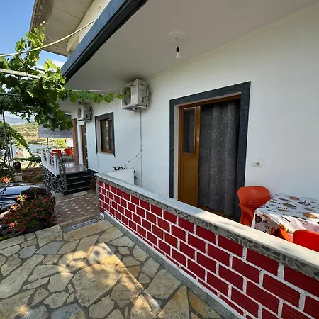 Toni Caca * 卡萨米尔