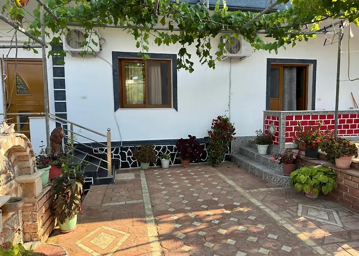 Apartment Toni Caca *